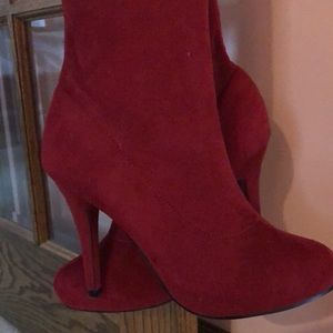 Absolutely beautiful ladies Bumper Red over the knee microfibre boots❤️